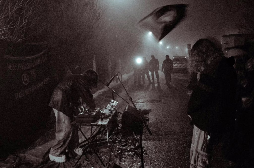 Picture of the DJ