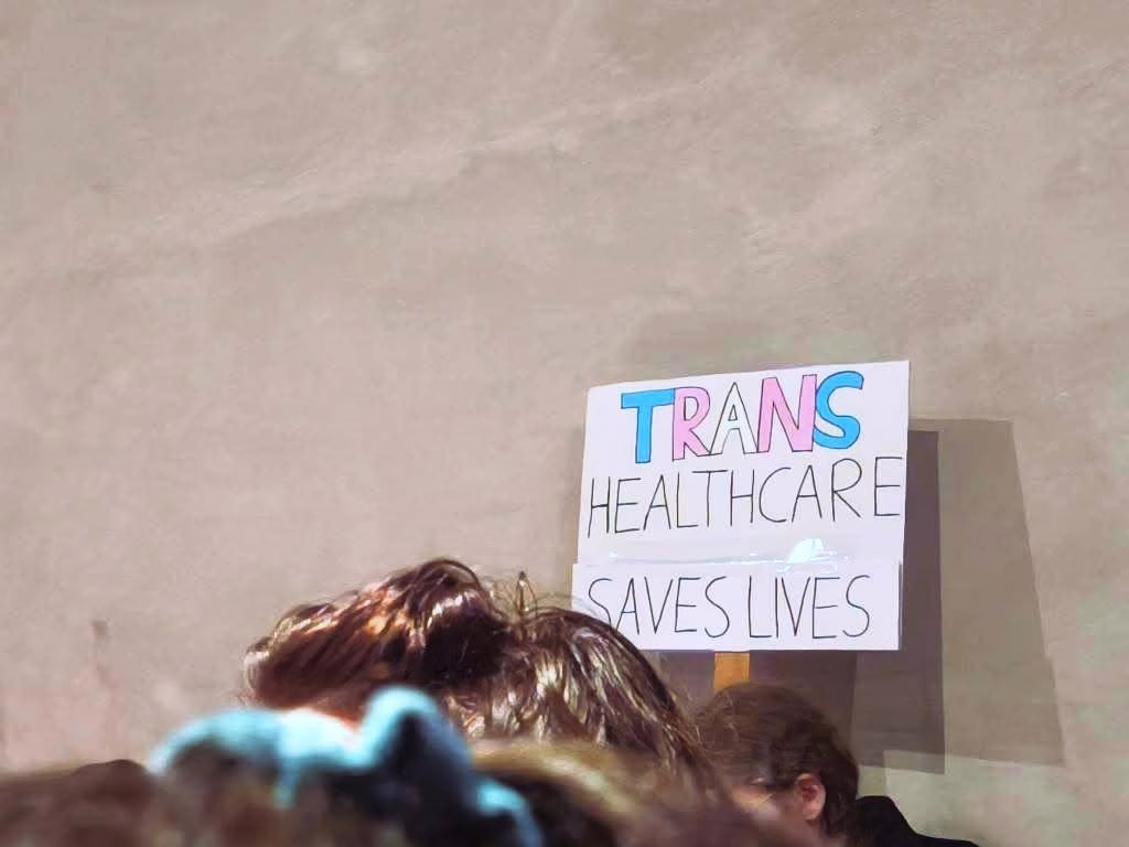 O narušení transfobní přednášky